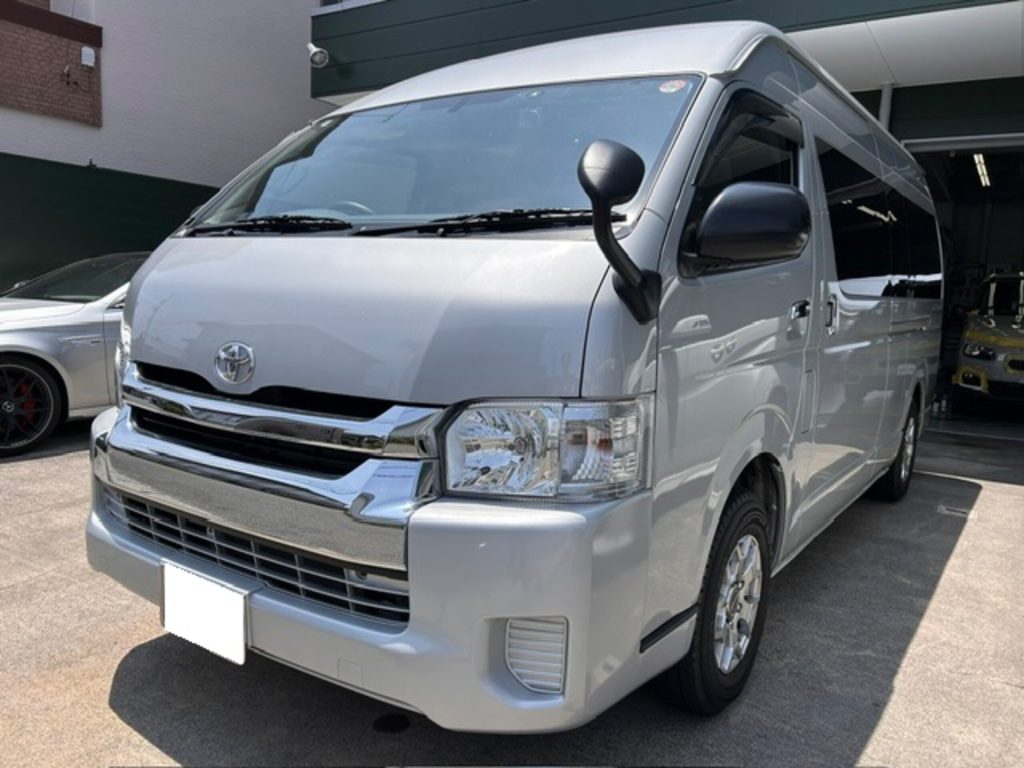 トヨタ ハイエースコミューター AT 2015年式 車両写真01