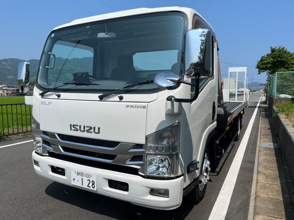 いすゞ エルフ 3tキャリアカー AT 2016年式 車両写真01